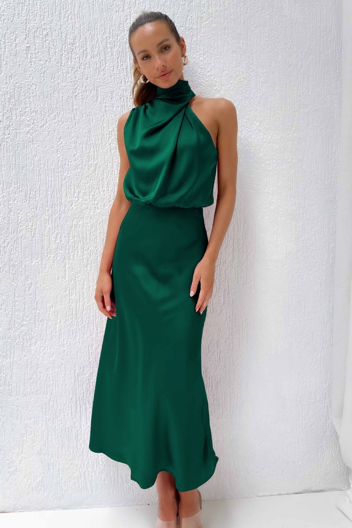 Benthe - Sukienka Midi z Designem Off-the-Shoulder