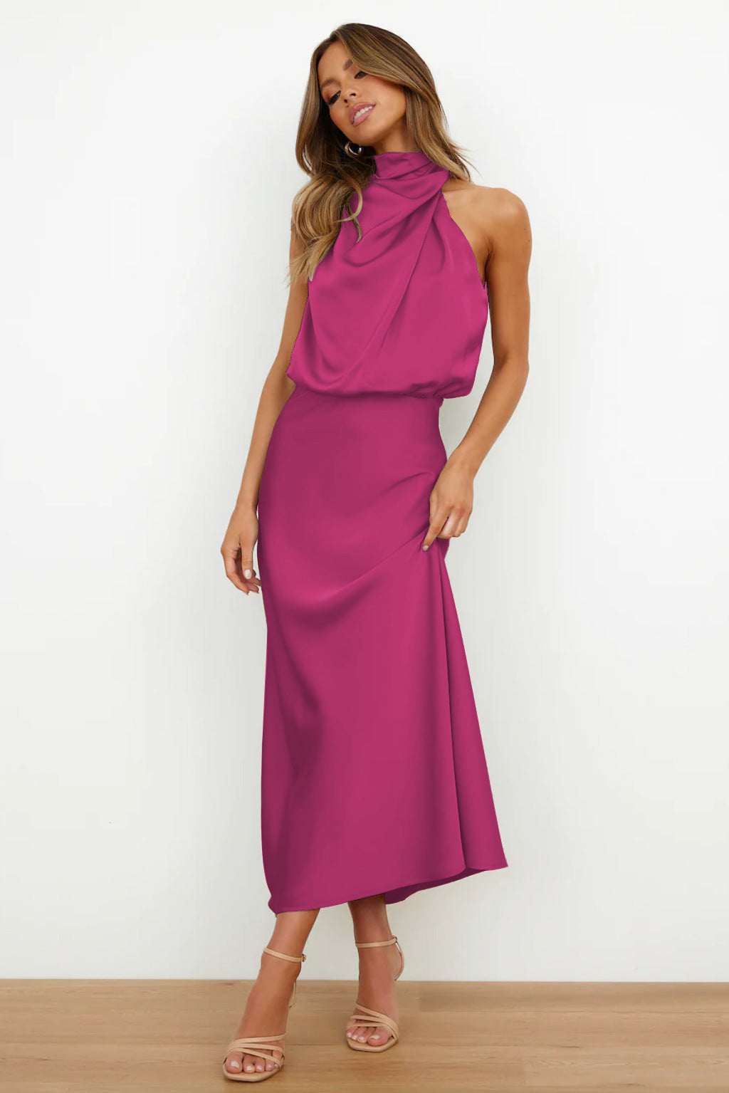 Benthe - Sukienka Midi z Designem Off-the-Shoulder