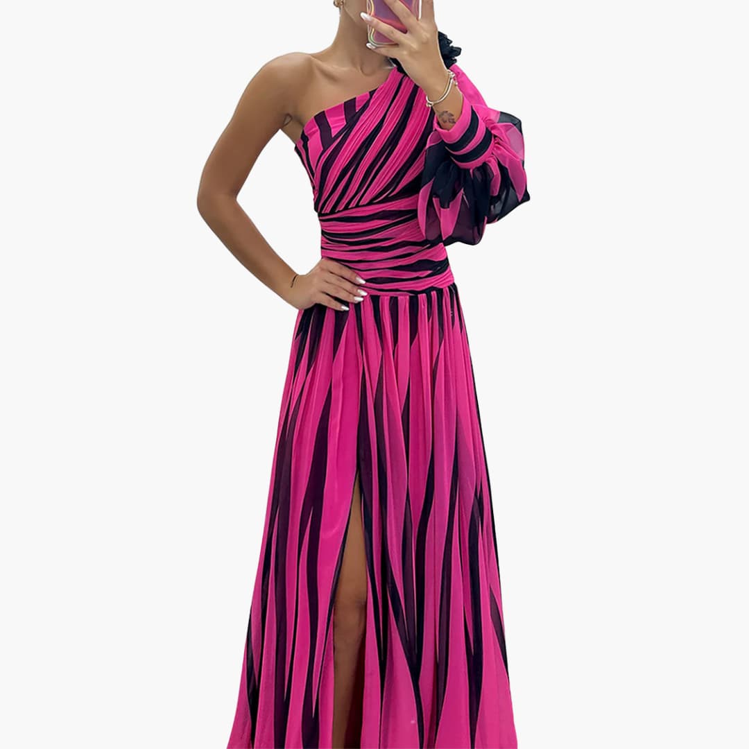 Carla – Elegancka Sukienka Maxi z Jednym Ramiączkiem i Wzorem w Paski
