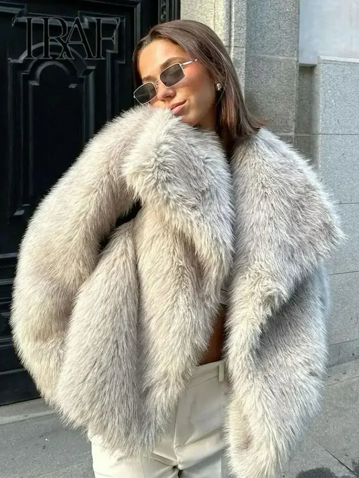 Alena | Elegancka Kurtka z Sztucznego Futra