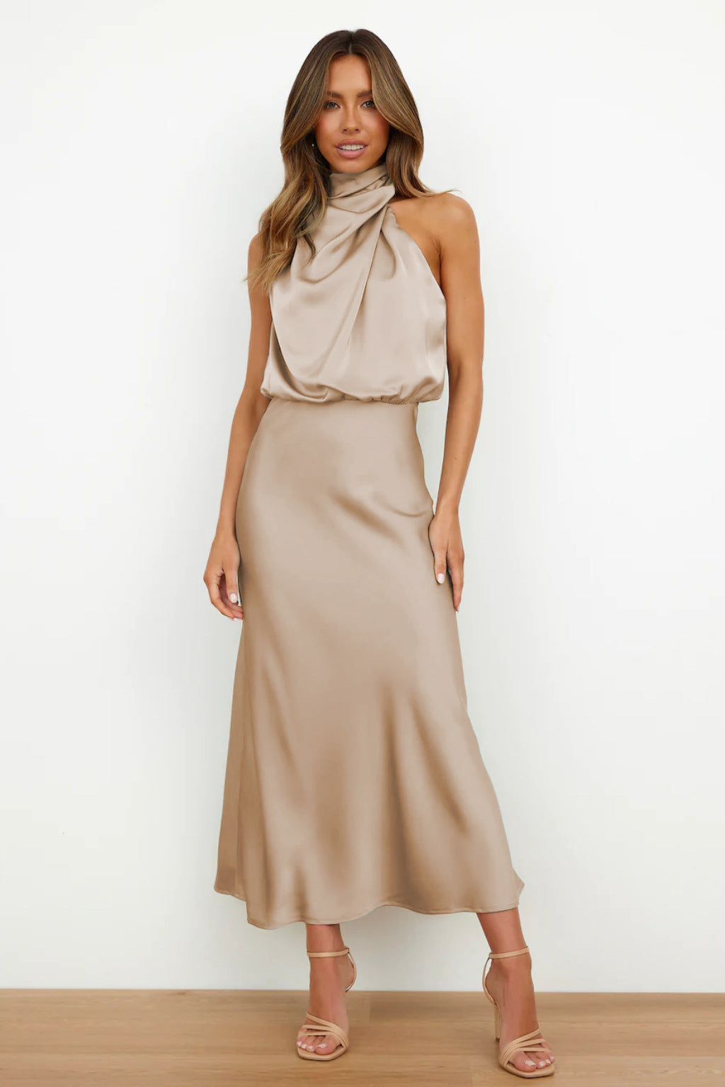 Benthe - Sukienka Midi z Designem Off-the-Shoulder