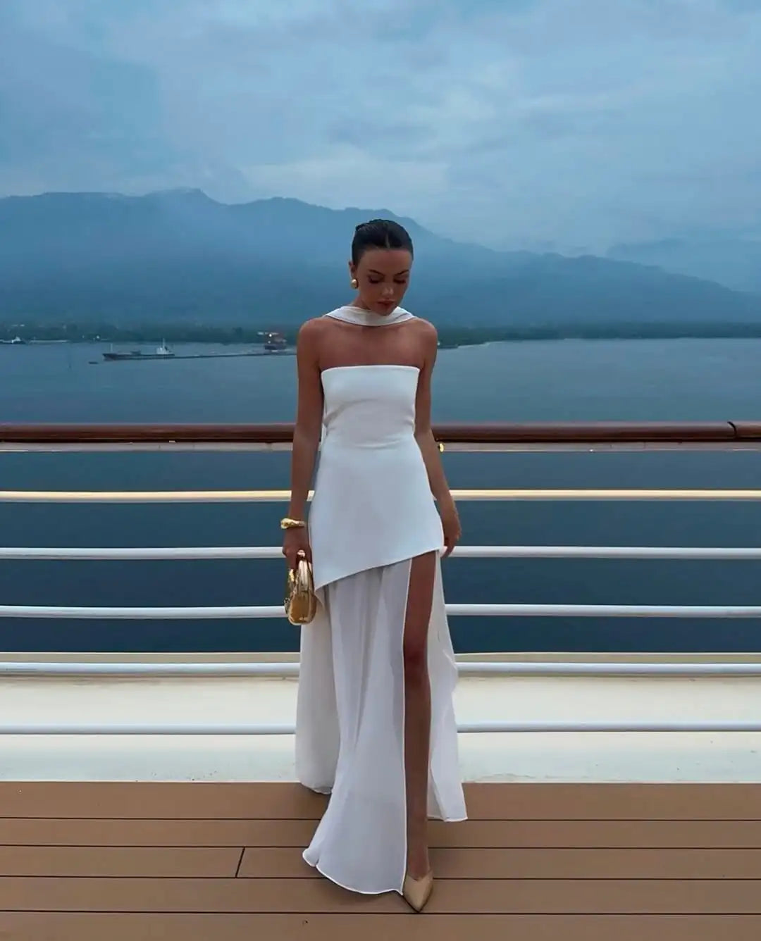 Georgia | Elegancka Suknia w Niskim Stylu